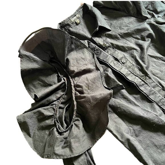 EXPRESS BLACK BUTTON UP BLOUSE WITH RUFFLE/PUFF SHOULDERS AND BELL SLEEVES XS - Picture 4 of 6